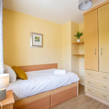 137 - The Townhouse At Gort Na Coiribe By Shortstays Tatil Evi *