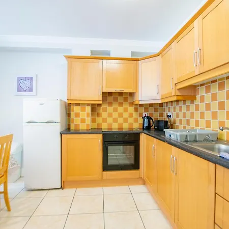 137 - The Townhouse At Gort Na Coiribe By Shortstays Holiday home *